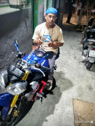 Procuro novas experiências e novas amizades